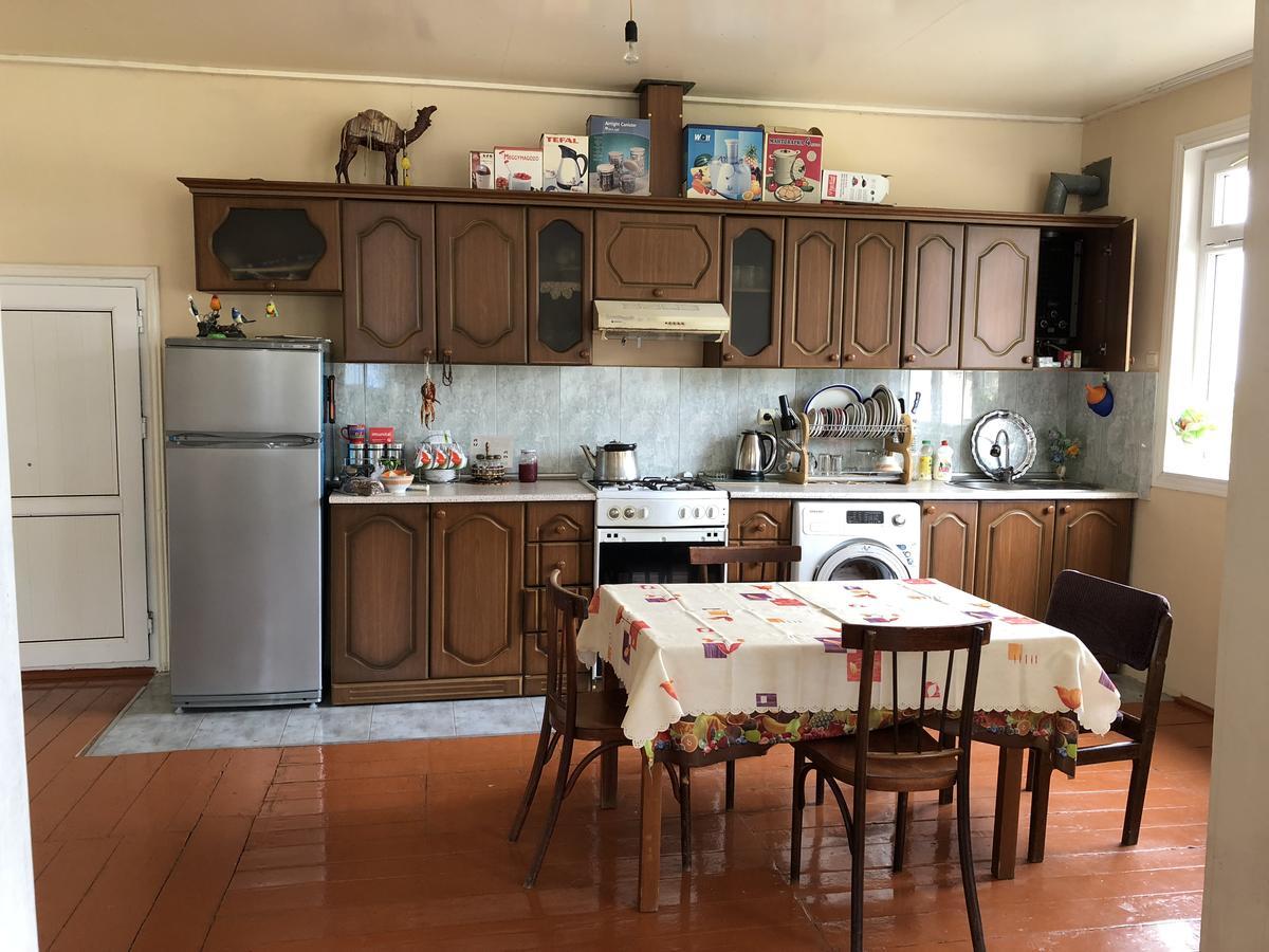 Shaki Host House Acomodação com café da manhã Şǝki Exterior foto